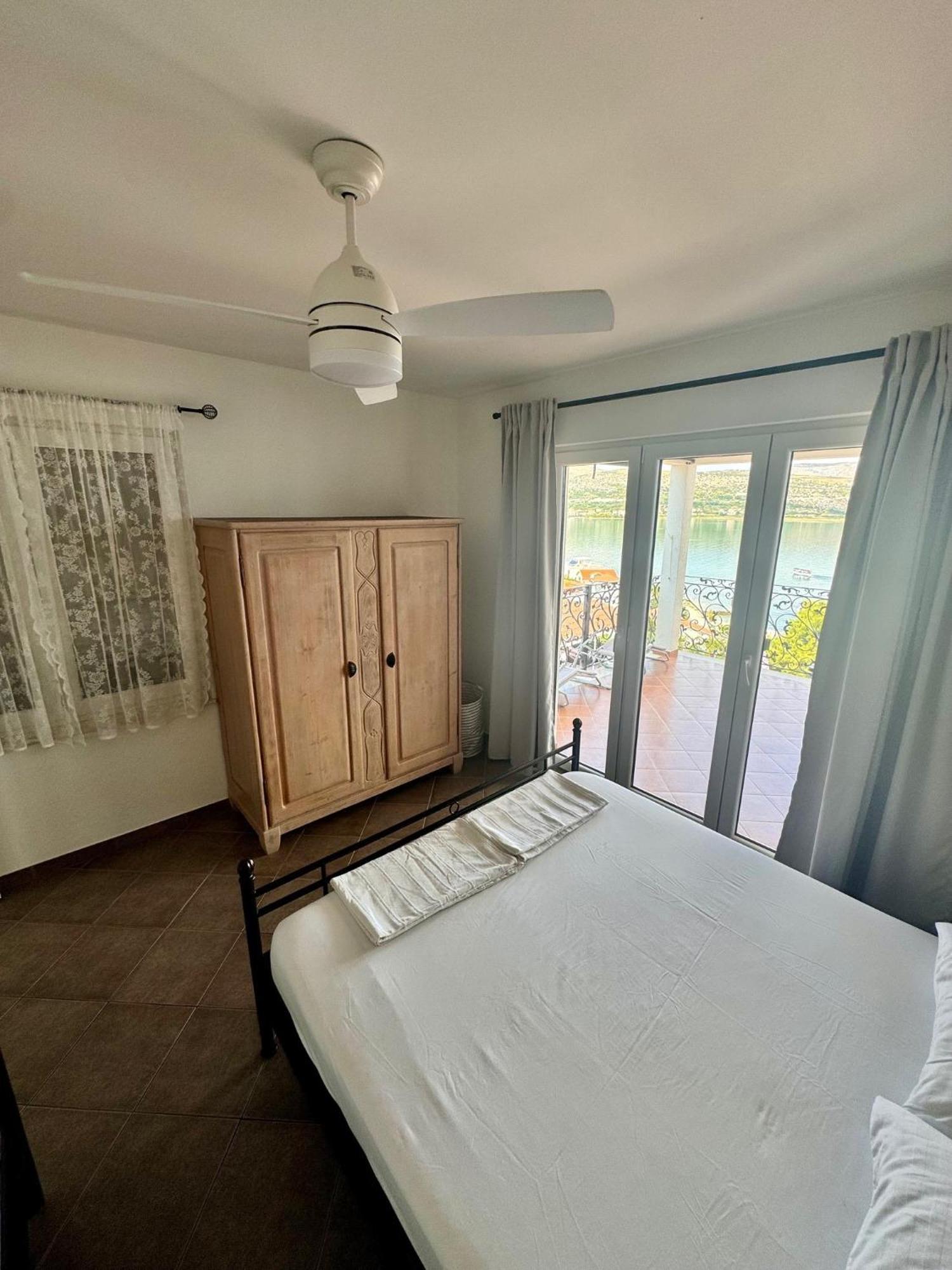 Apartment Nanito โตรกีร์ ภายนอก รูปภาพ