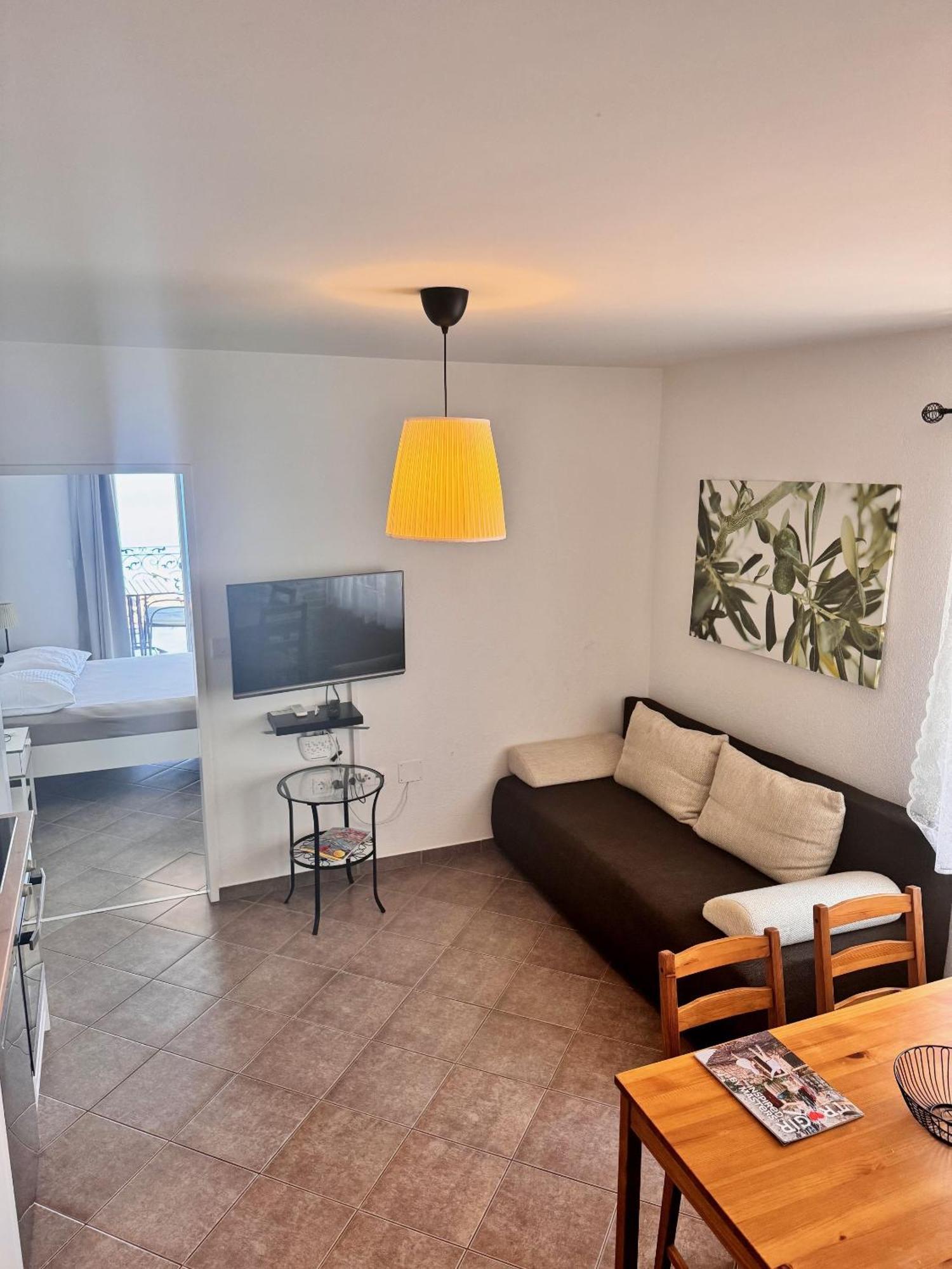 Apartment Nanito โตรกีร์ ภายนอก รูปภาพ